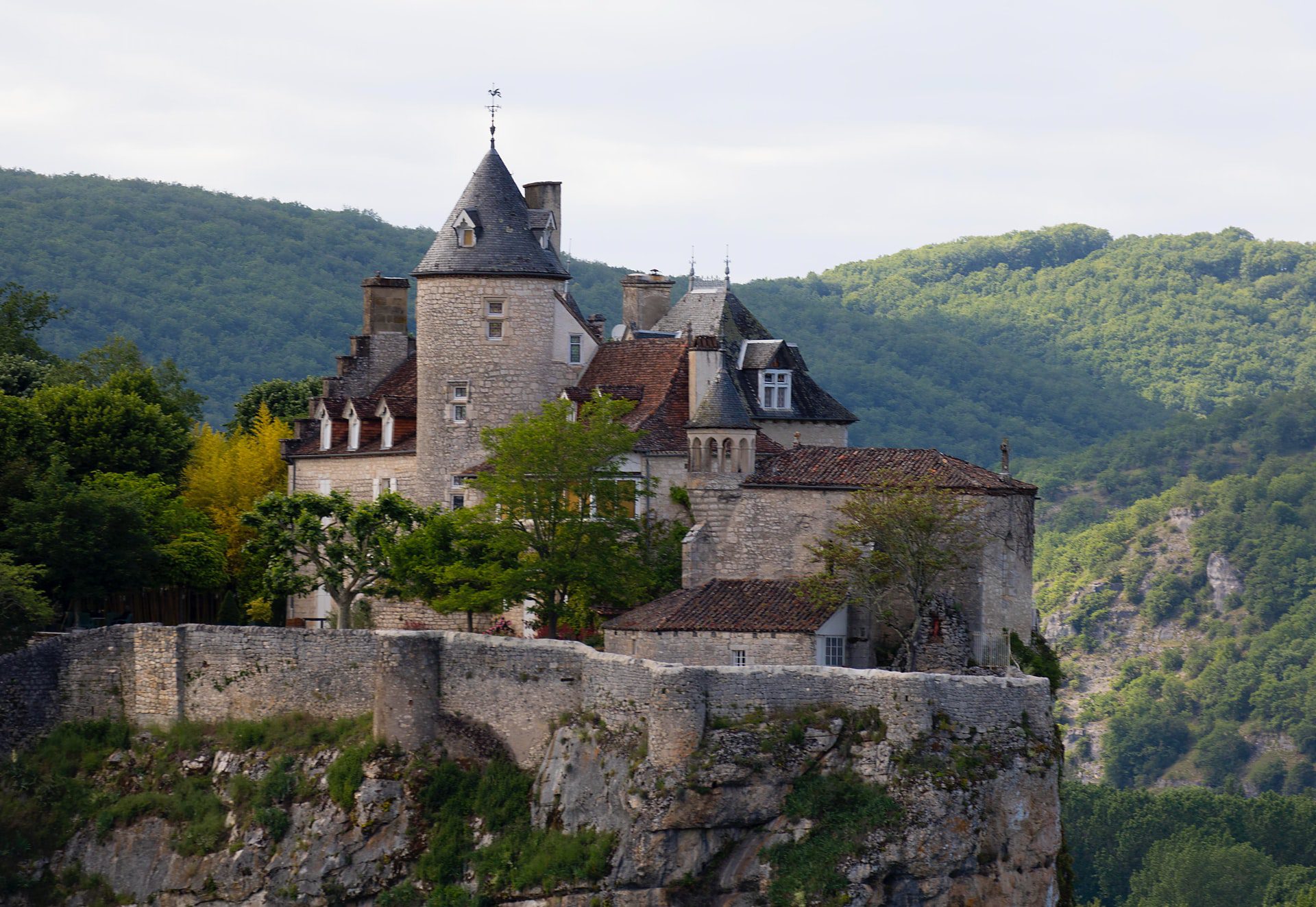 The chateaux within the French wine regions. Some of the most luxurious and characteristic wedding and corporate event venues in the world