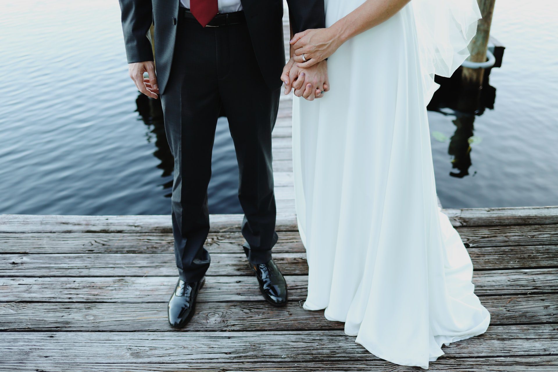 Your wedding ceremony by the lake