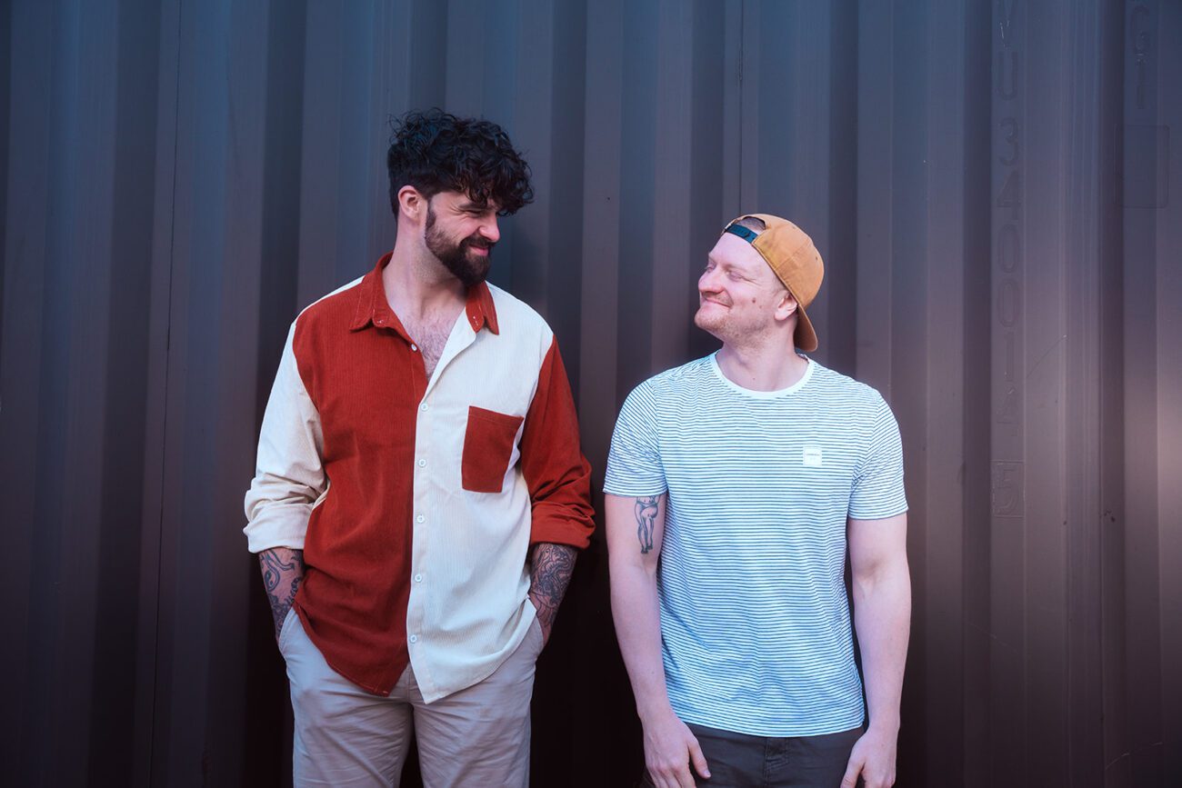 ARKADUO professional acoustic duo available across Europe
