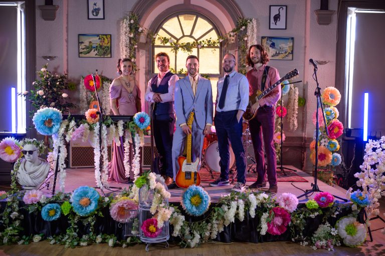 The Mountaintops pop and rock wedding band performing live for weddings and events in France