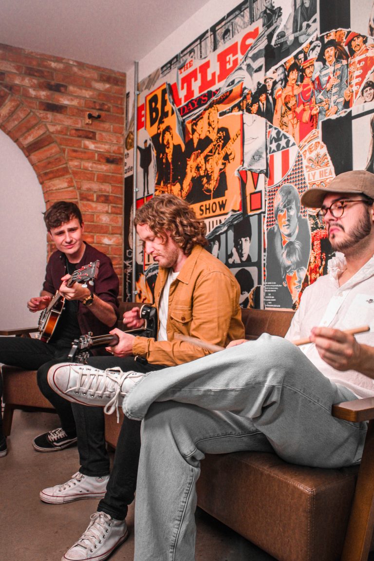 IndieGo London indie rock band available for weddings and parties