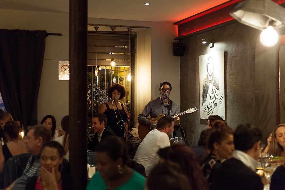 Tchaï & Mike Côte d’Azur musicians performing live