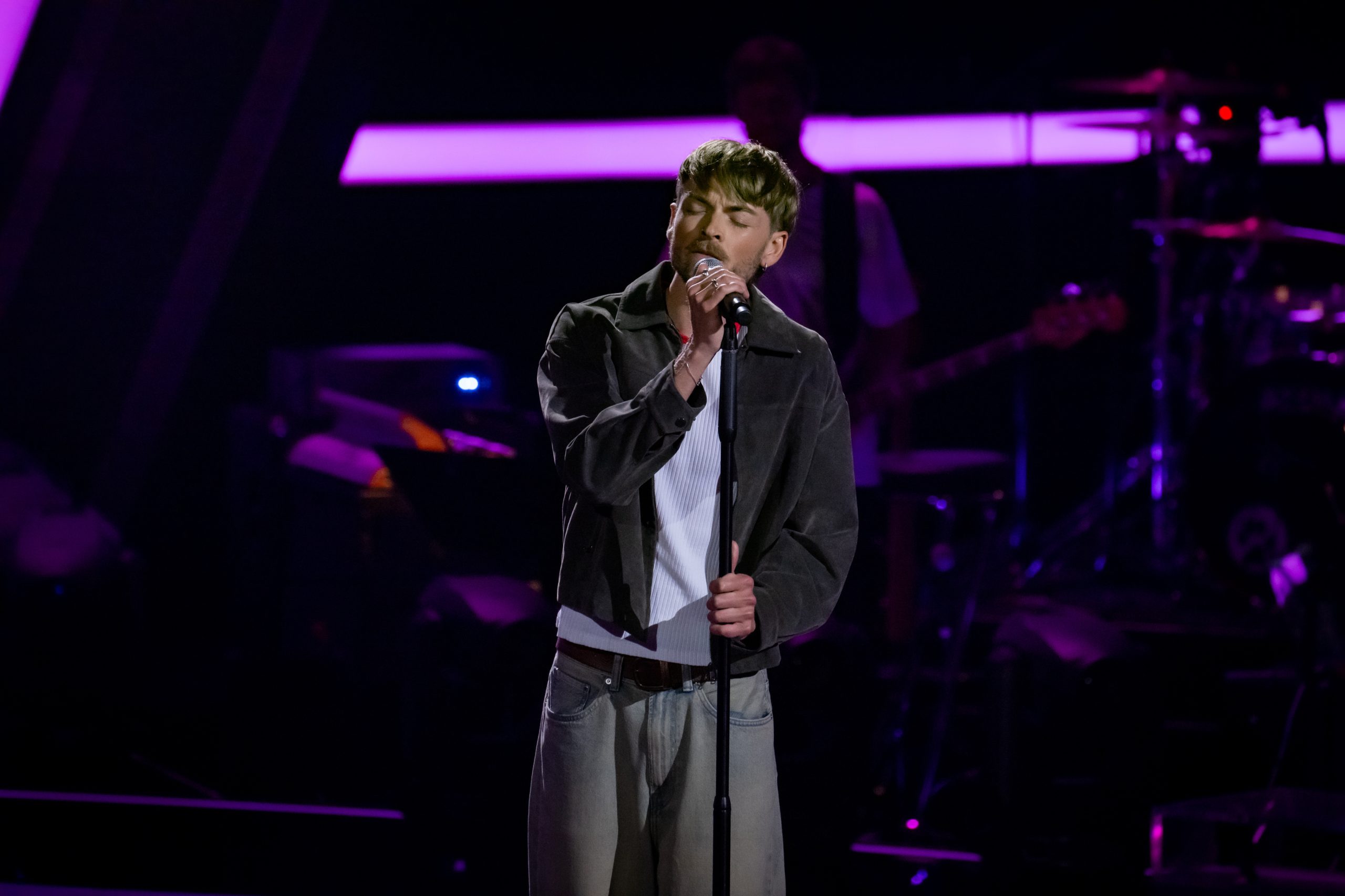 Tom Bushin performing on The Voice of Germany
